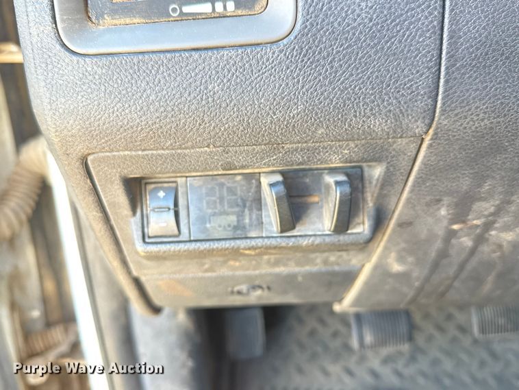 image for item DW6763 2012 Dodge Ram 5500HD winch truck