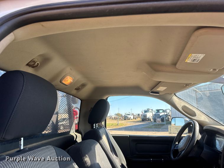 image for item DW6763 2012 Dodge Ram 5500HD winch truck