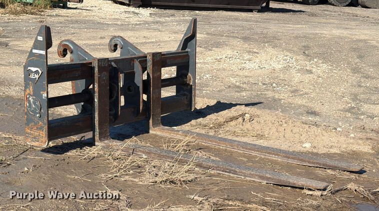 image for item DX5873 GEM 6V 724FORKS96 wheel loader forks