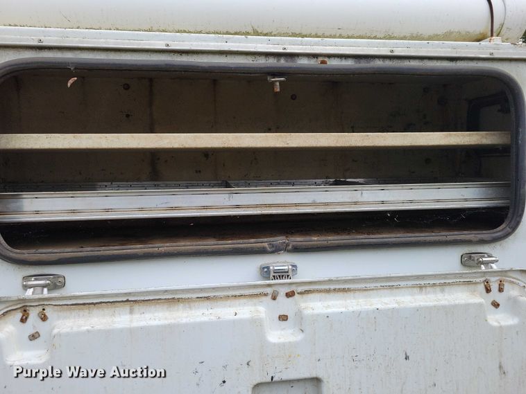 image for item DX6592 2000 Chevrolet  C7500 digger derrick truck