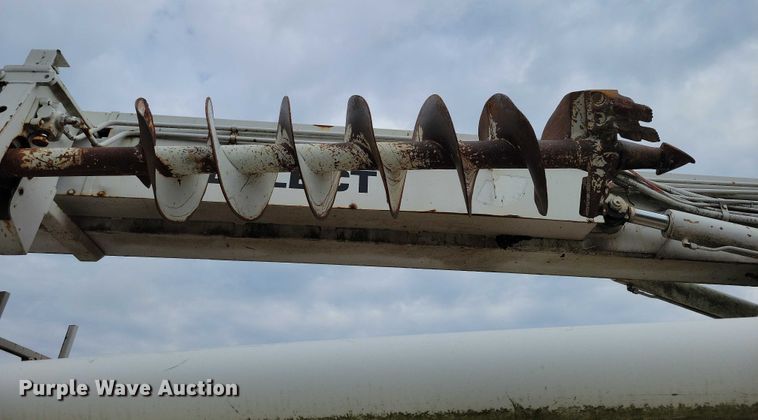 image for item DX6592 2000 Chevrolet  C7500 digger derrick truck