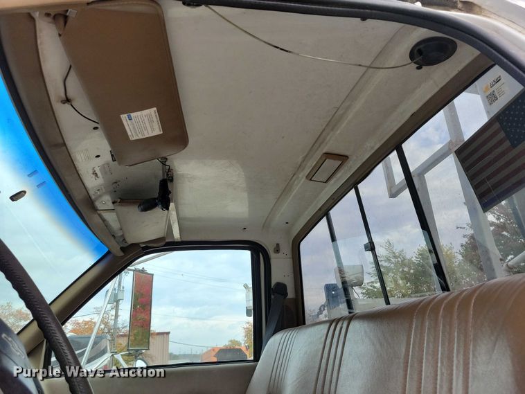 image for item DX6592 2000 Chevrolet  C7500 digger derrick truck