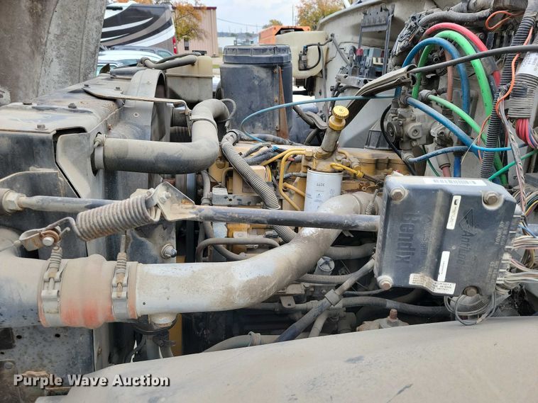 image for item DX6592 2000 Chevrolet  C7500 digger derrick truck