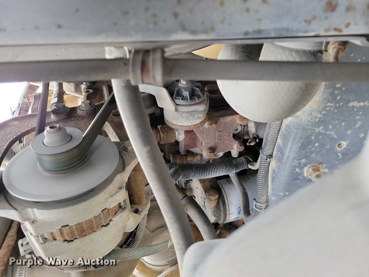 image for item DX6592 2000 Chevrolet  C7500 digger derrick truck