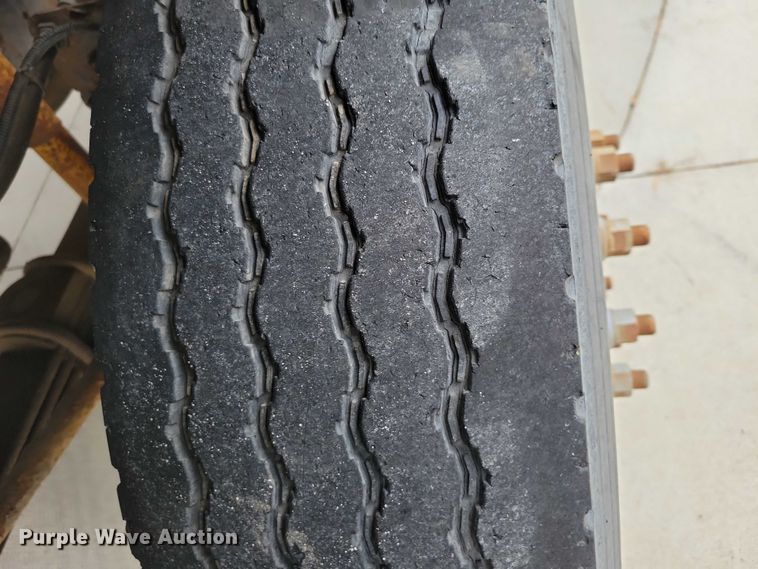 image for item DX6592 2000 Chevrolet  C7500 digger derrick truck