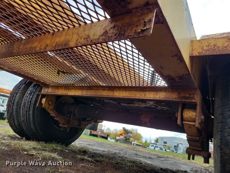 image for item DX6594 2004 Lane pole trailer