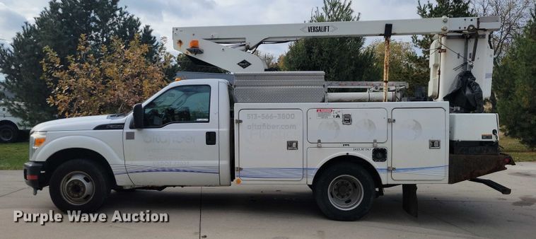 image for item DX6595 2011 Ford F350 Super Duty  bucket truck