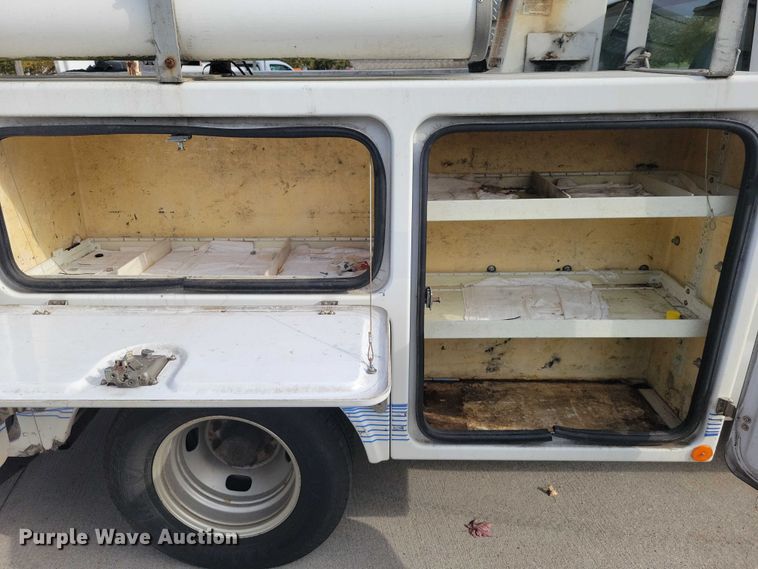 image for item DX6595 2011 Ford F350 Super Duty  bucket truck