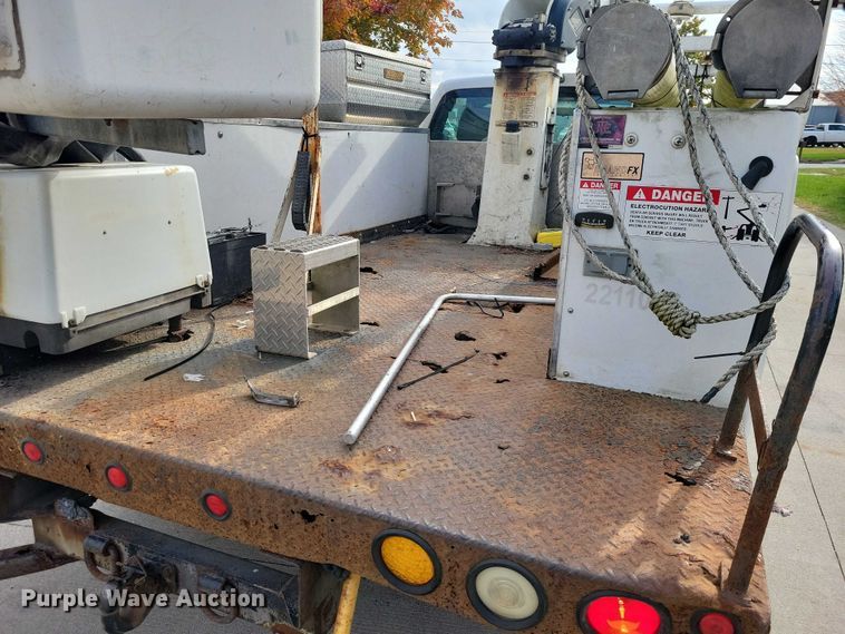 image for item DX6595 2011 Ford F350 Super Duty  bucket truck