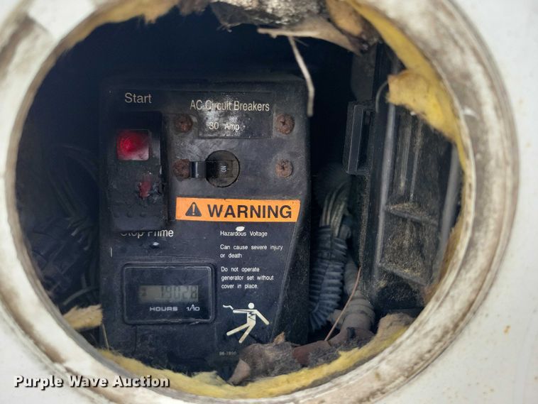 image for item DX6595 2011 Ford F350 Super Duty  bucket truck