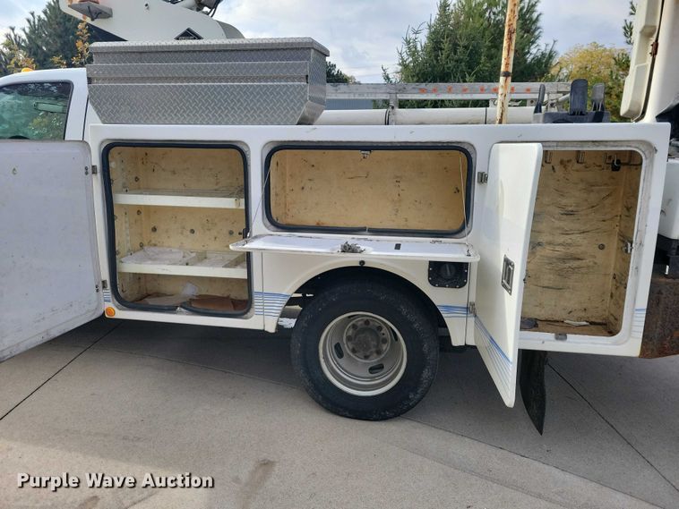 image for item DX6595 2011 Ford F350 Super Duty  bucket truck