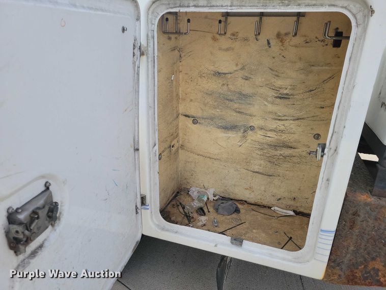 image for item DX6595 2011 Ford F350 Super Duty  bucket truck