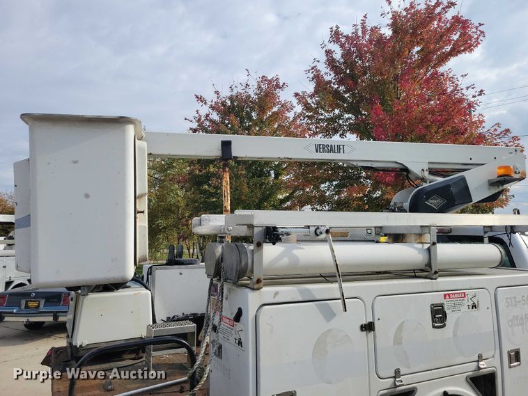 image for item DX6595 2011 Ford F350 Super Duty  bucket truck