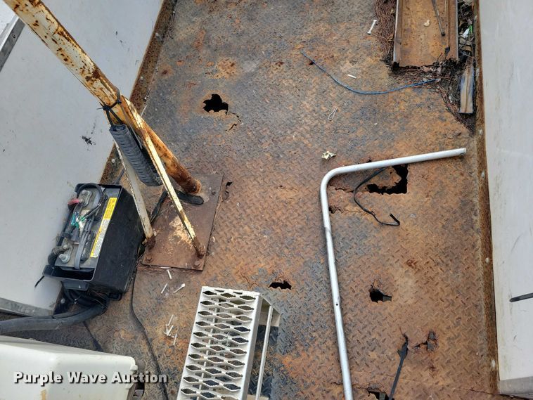 image for item DX6595 2011 Ford F350 Super Duty  bucket truck