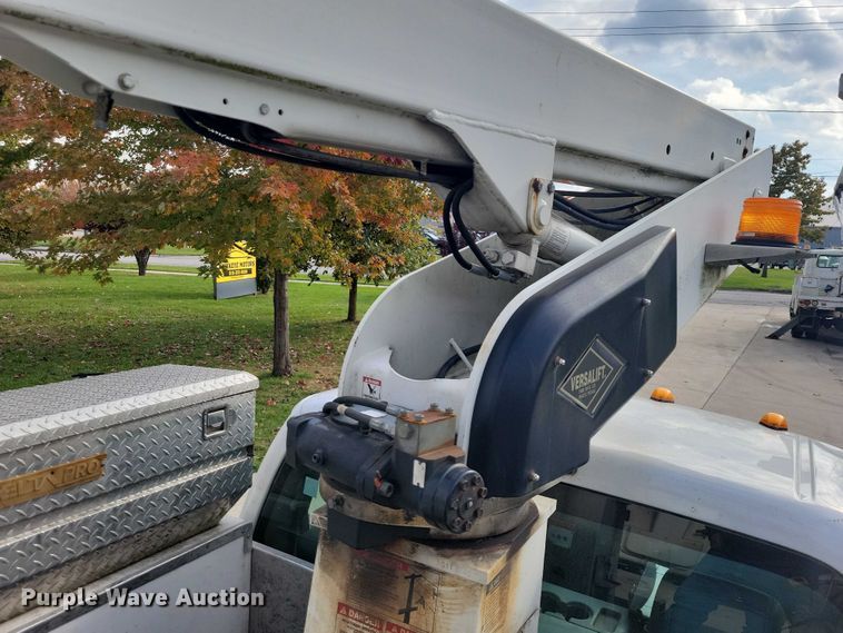 image for item DX6595 2011 Ford F350 Super Duty  bucket truck