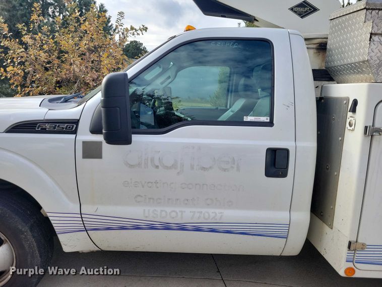 image for item DX6595 2011 Ford F350 Super Duty  bucket truck