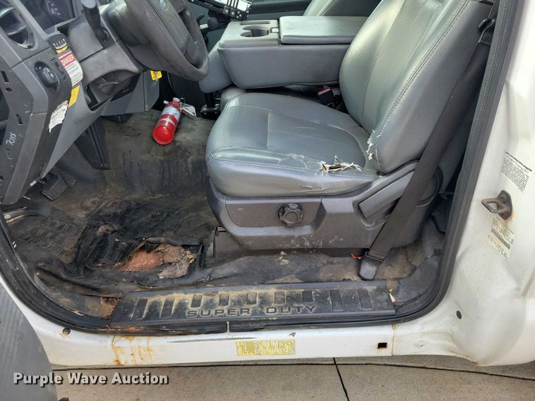 image for item DX6595 2011 Ford F350 Super Duty  bucket truck