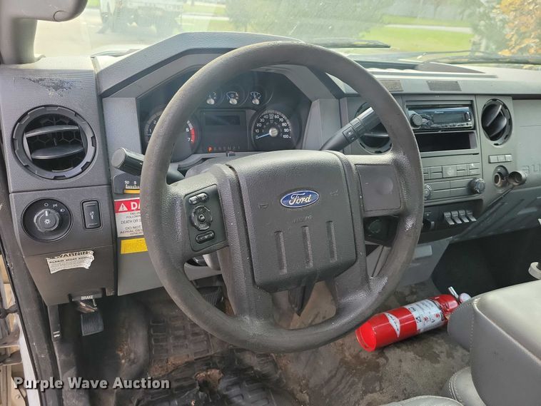 image for item DX6595 2011 Ford F350 Super Duty  bucket truck