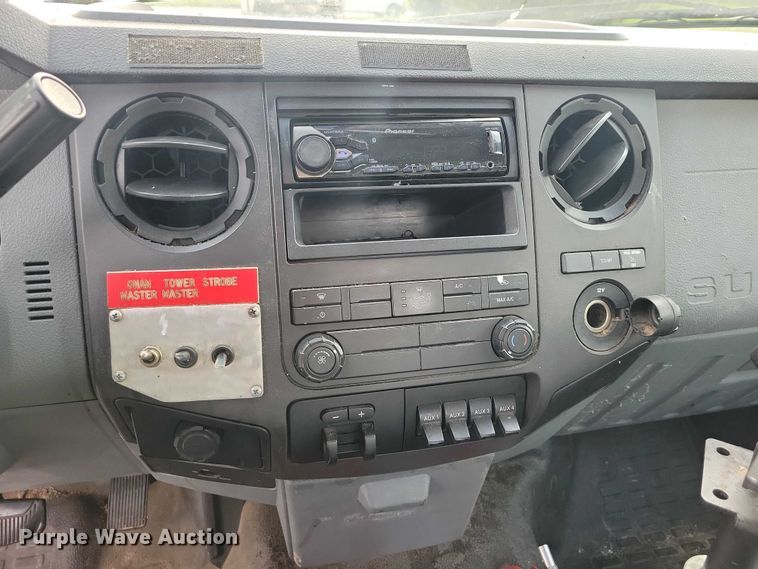 image for item DX6595 2011 Ford F350 Super Duty  bucket truck