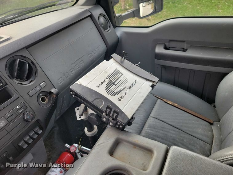 image for item DX6595 2011 Ford F350 Super Duty  bucket truck