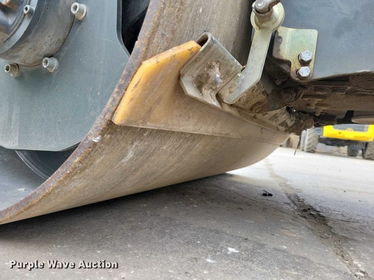 image for item DX6633 2017 Wacker Neuson RD 28 120 double drum vibratory roller