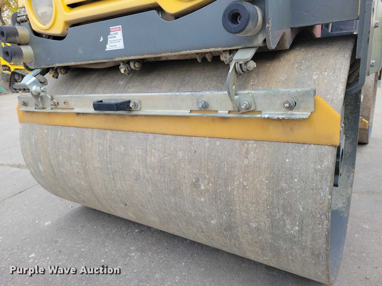 image for item DX6633 2017 Wacker Neuson RD 28 120 double drum vibratory roller