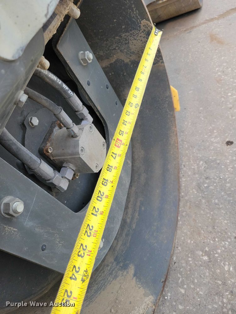 image for item DX6633 2017 Wacker Neuson RD 28 120 double drum vibratory roller