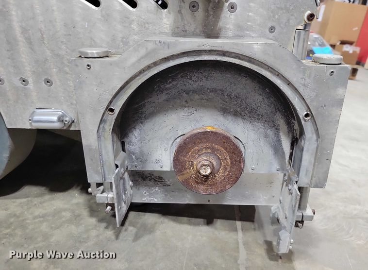 image for item DX6635 2017 Husqvarna Soff-Cut 2500 concrete saw