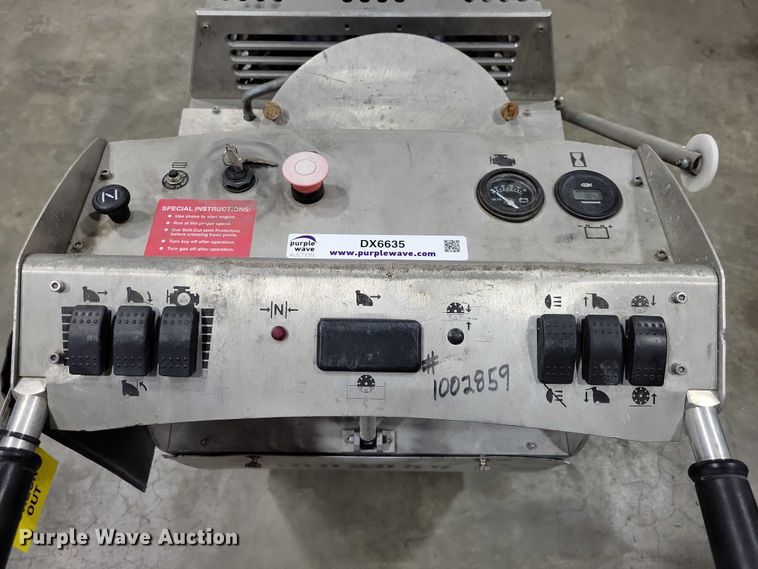 image for item DX6635 2017 Husqvarna Soff-Cut 2500 concrete saw