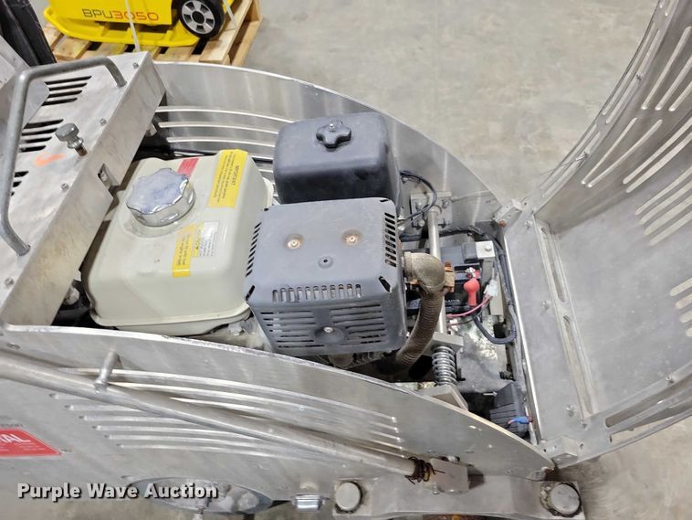 image for item DX6635 2017 Husqvarna Soff-Cut 2500 concrete saw