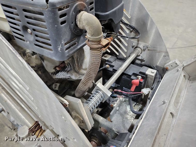 image for item DX6635 2017 Husqvarna Soff-Cut 2500 concrete saw