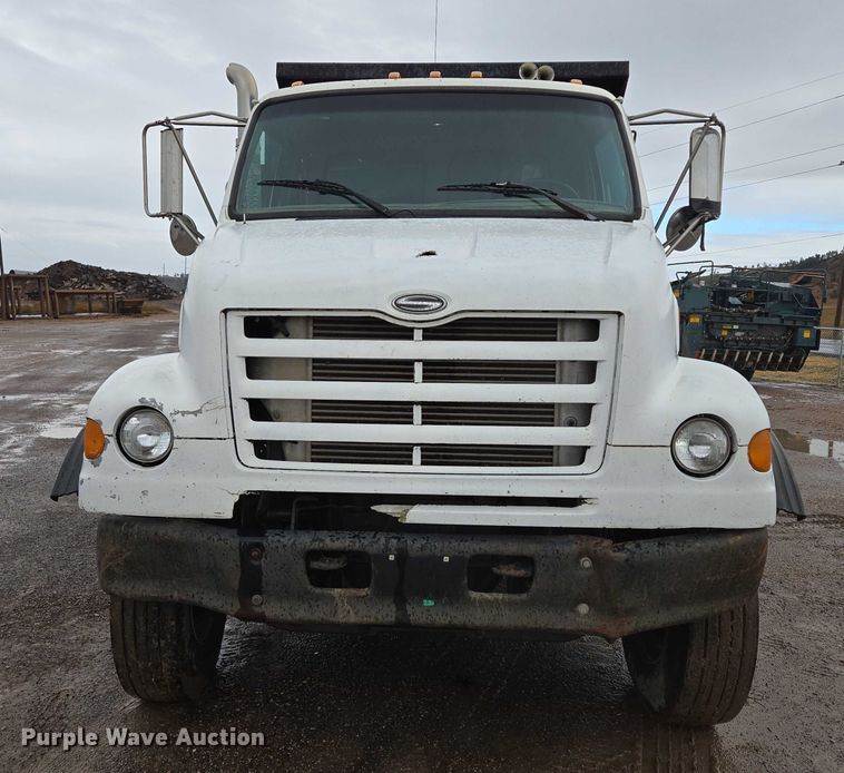image for item DY1407 1999 Sterling Truck L7501 dump truck