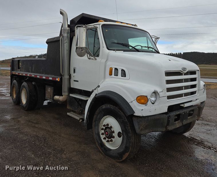 image for item DY1407 1999 Sterling Truck L7501 dump truck
