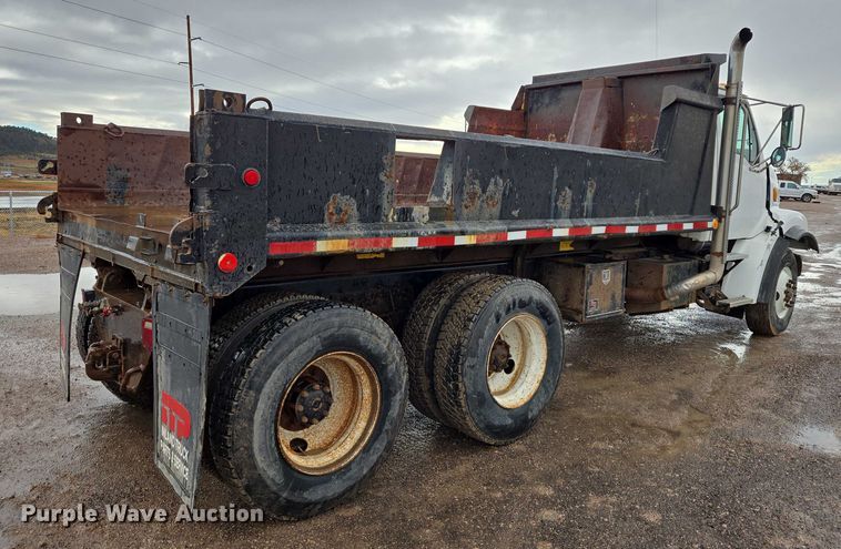 image for item DY1407 1999 Sterling Truck L7501 dump truck