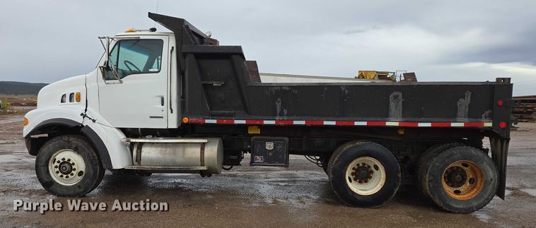 image for item DY1407 1999 Sterling Truck L7501 dump truck