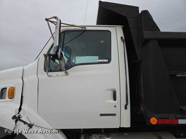image for item DY1407 1999 Sterling Truck L7501 dump truck