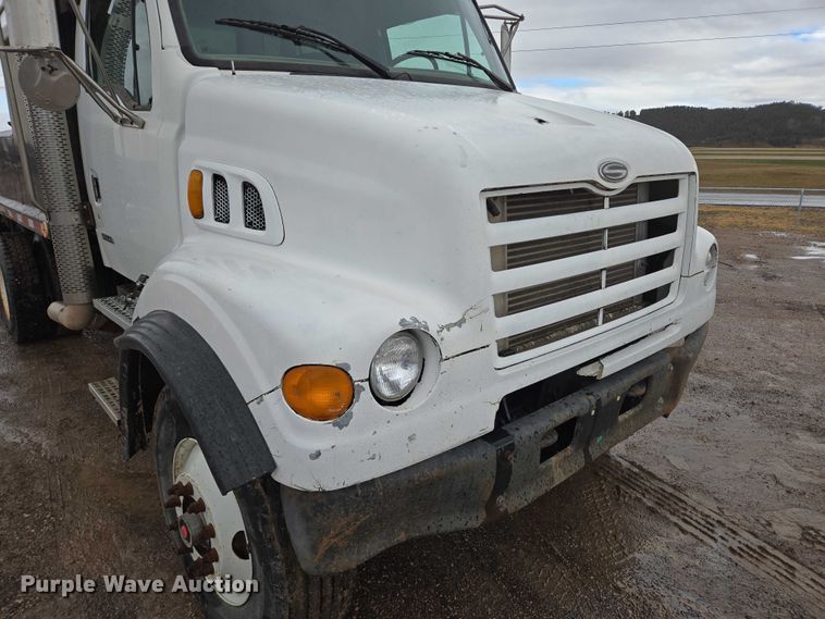 image for item DY1407 1999 Sterling Truck L7501 dump truck