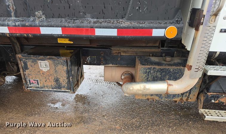 image for item DY1407 1999 Sterling Truck L7501 dump truck