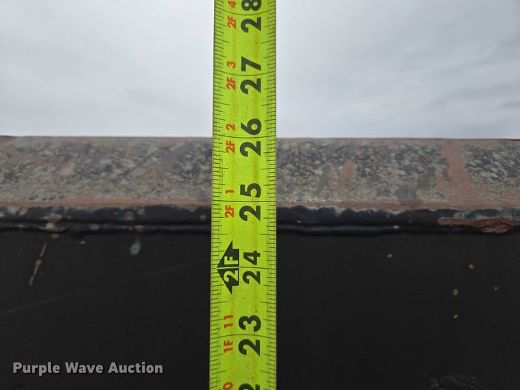 image for item DY1407 1999 Sterling Truck L7501 dump truck