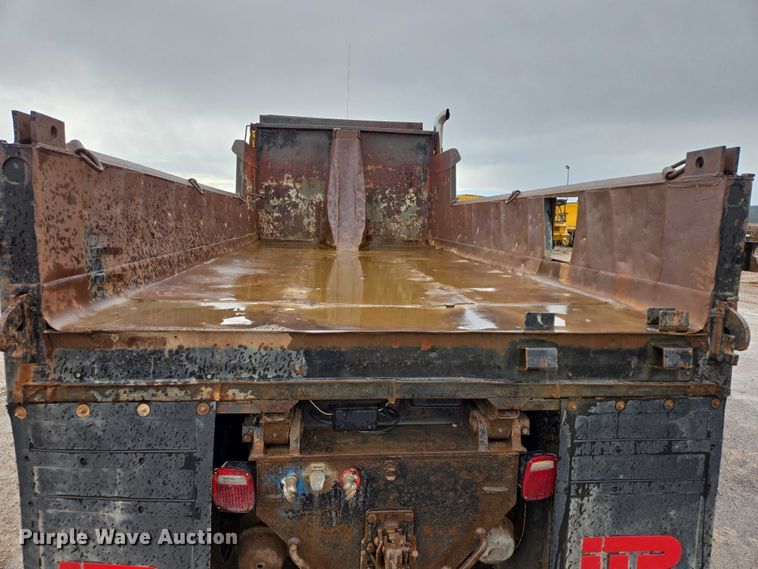 image for item DY1407 1999 Sterling Truck L7501 dump truck