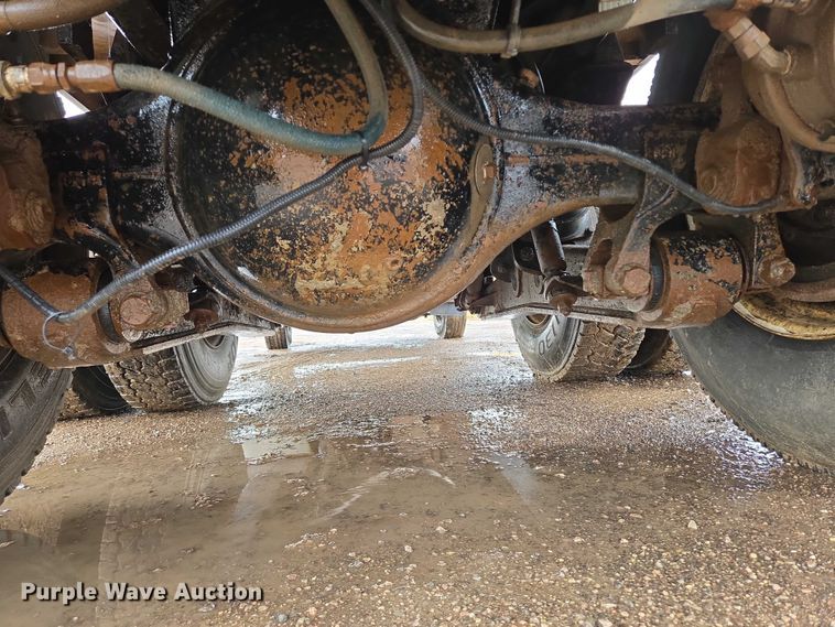 image for item DY1407 1999 Sterling Truck L7501 dump truck