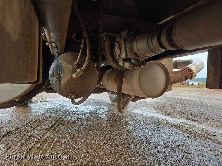 image for item DY1407 1999 Sterling Truck L7501 dump truck