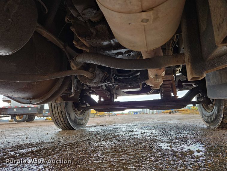 image for item DY1407 1999 Sterling Truck L7501 dump truck