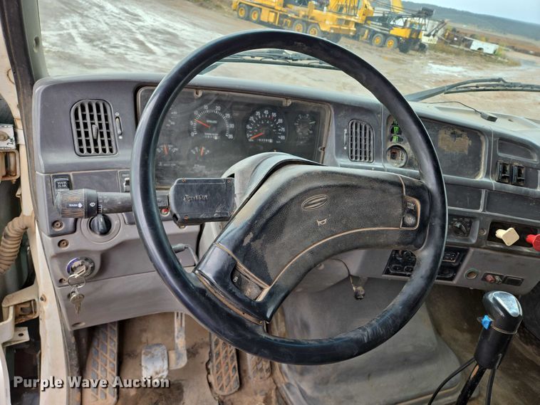 image for item DY1407 1999 Sterling Truck L7501 dump truck