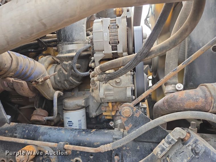 image for item DY1407 1999 Sterling Truck L7501 dump truck