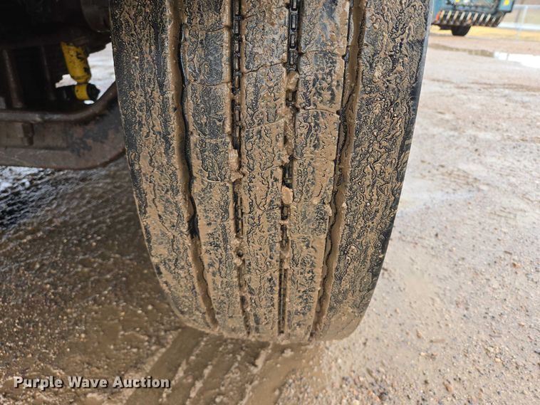 image for item DY1407 1999 Sterling Truck L7501 dump truck