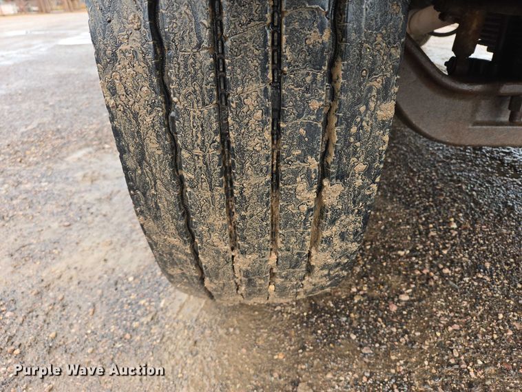 image for item DY1407 1999 Sterling Truck L7501 dump truck