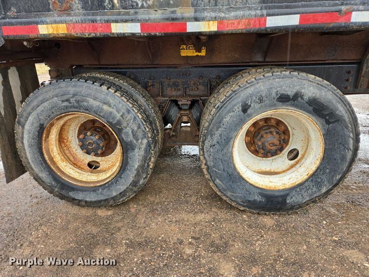 image for item DY1407 1999 Sterling Truck L7501 dump truck