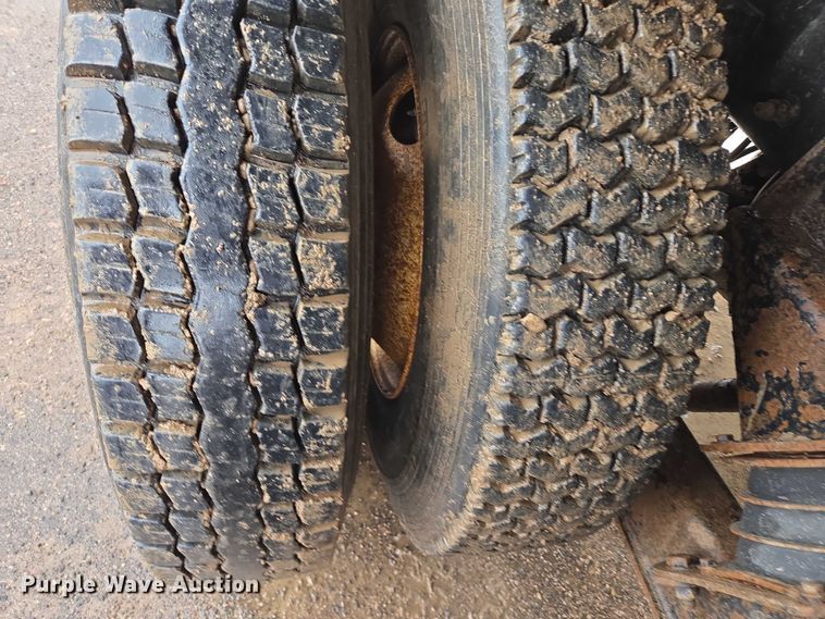 image for item DY1407 1999 Sterling Truck L7501 dump truck