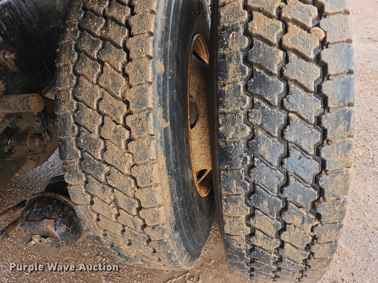 image for item DY1407 1999 Sterling Truck L7501 dump truck